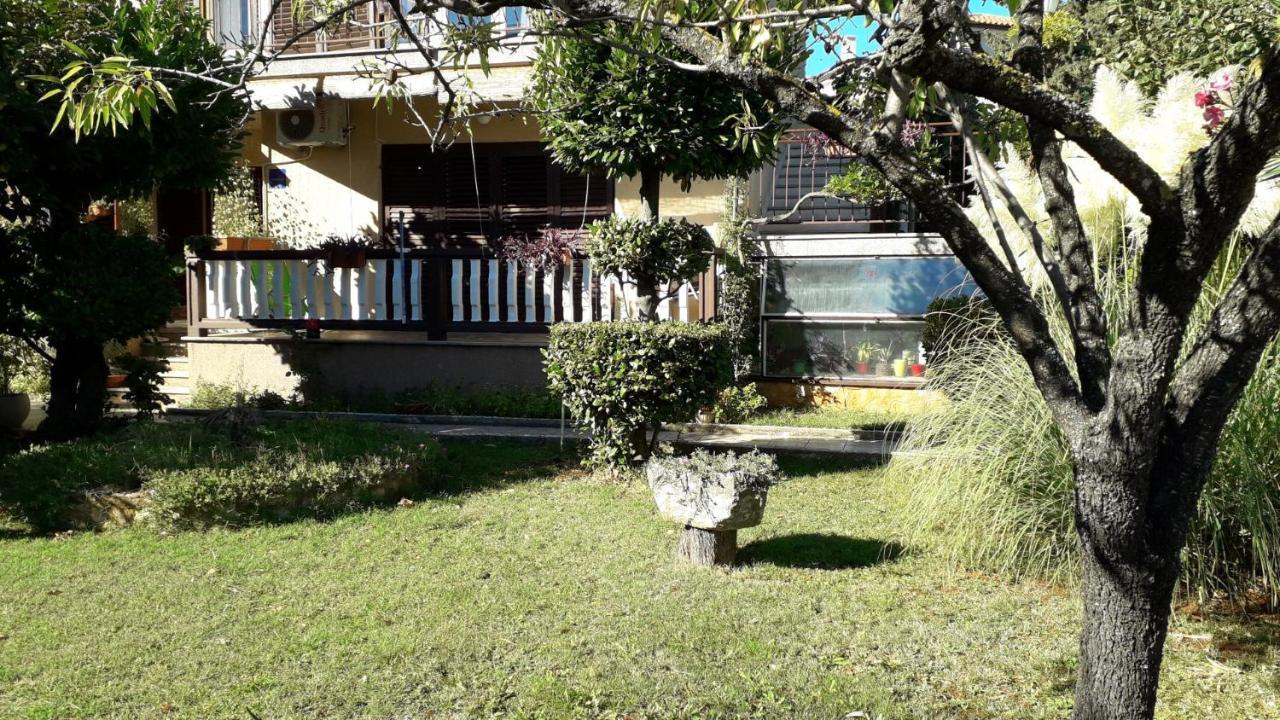 Apartman Darja Umago Esterno foto